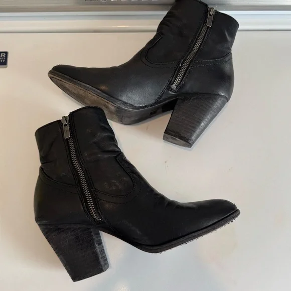 Frye Essa Bootie Black Leather Boho Western High Heel Ankle Bootie 7.5M - Picture 7 of 13